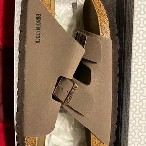 NIB brown Birkenstock Arizona sandals women’s 9